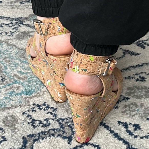 Brand new Gianni Bini women’s size 81/2 with silver studs around the bottom! - Picture 5 of 5